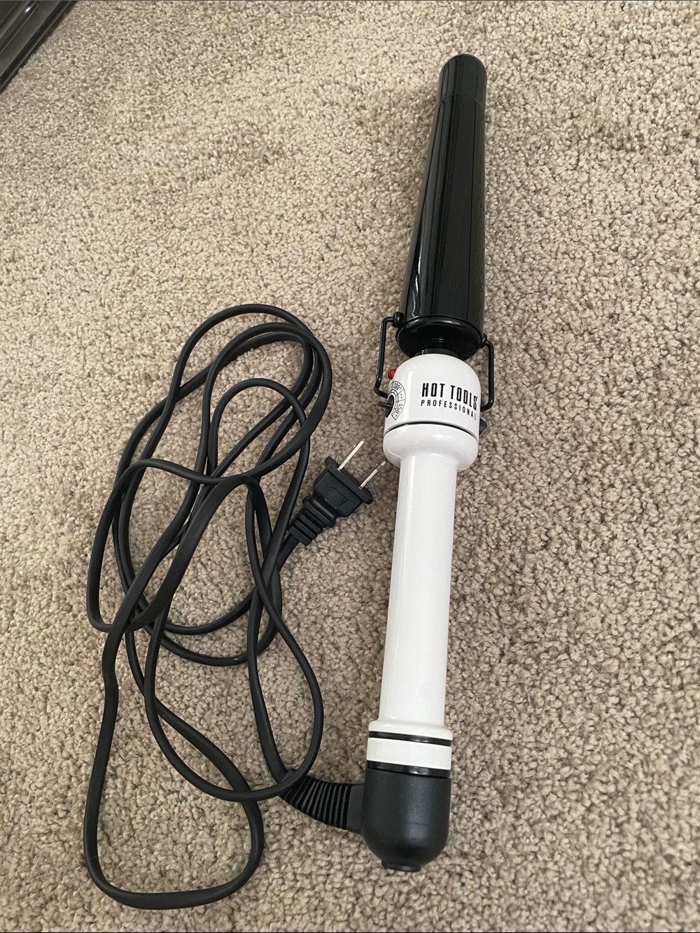 Hot Tools Professional 1-1.5" Black & White Curling Wand